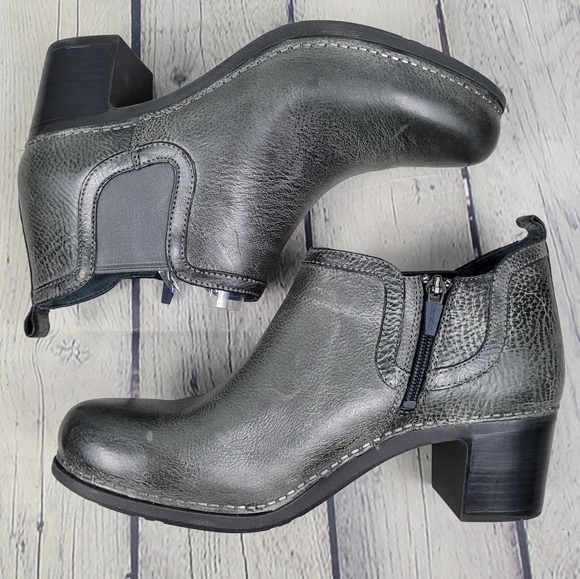 DANSKO | Harlene leather heeled side zip chelsea style ankle booties boots - Picture 2 of 10